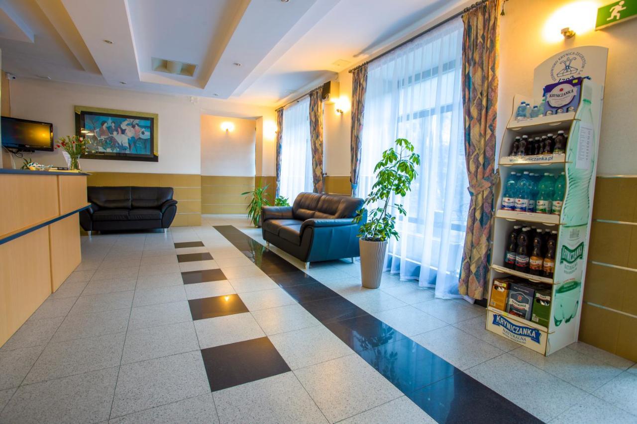 Farys - centrum Krynicy na wzgórzu wśród ciszy ze wspaniałymi tarasami widokowymi, sauna, jacuzii, siłowna, prywatny parking Krynica-Zdrój Exterior foto