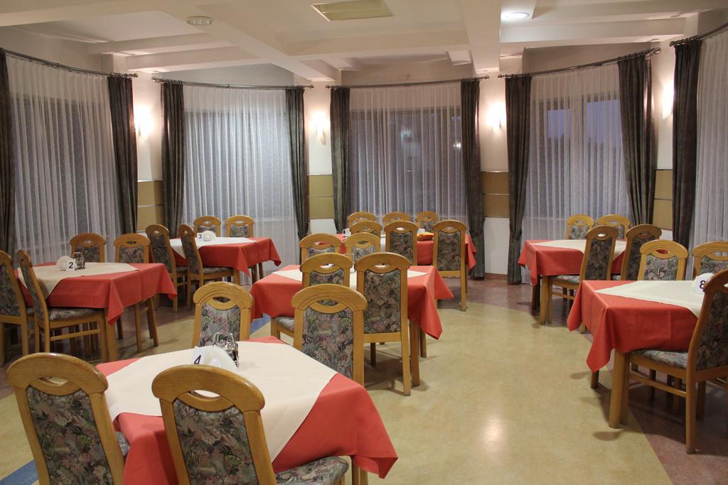 Farys - centrum Krynicy na wzgórzu wśród ciszy ze wspaniałymi tarasami widokowymi, sauna, jacuzii, siłowna, prywatny parking Krynica-Zdrój Exterior foto