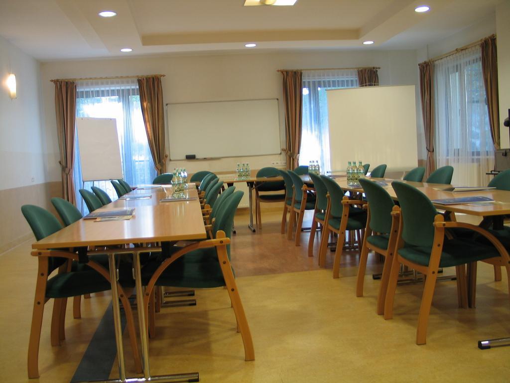 Farys - centrum Krynicy na wzgórzu wśród ciszy ze wspaniałymi tarasami widokowymi, sauna, jacuzii, siłowna, prywatny parking Krynica-Zdrój Exterior foto